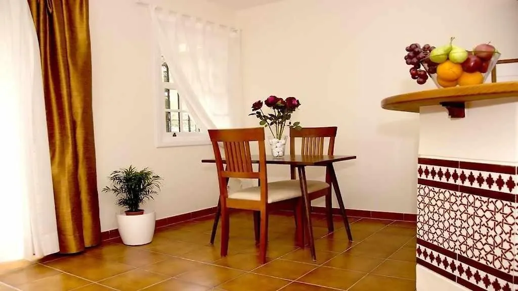 Apartamento con jardín y piscina B Puerto de la Cruz  España